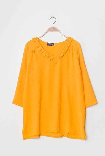 Blouse with ruffles - Stora Storlekar