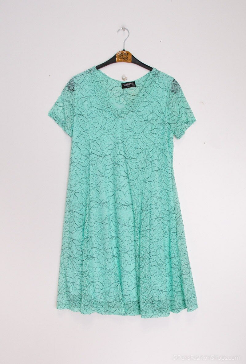 Lace dress - Stora Storlekar