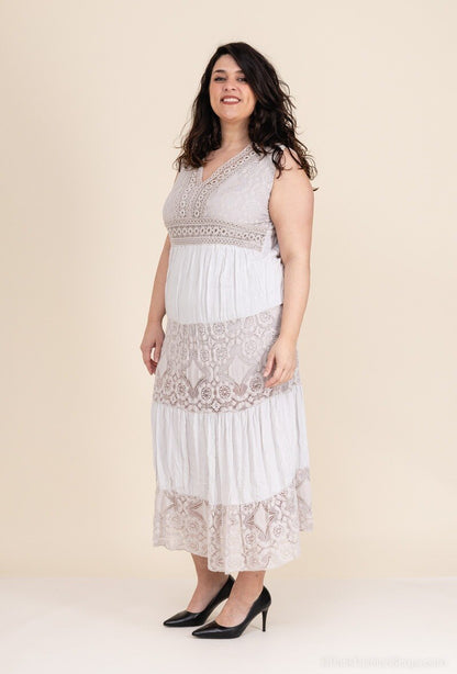 Lace Plus Size Dress - Vacker och Bekväm