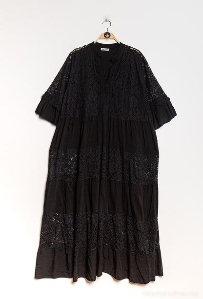 Long lace dress with overlay effect - Stora Storlekar