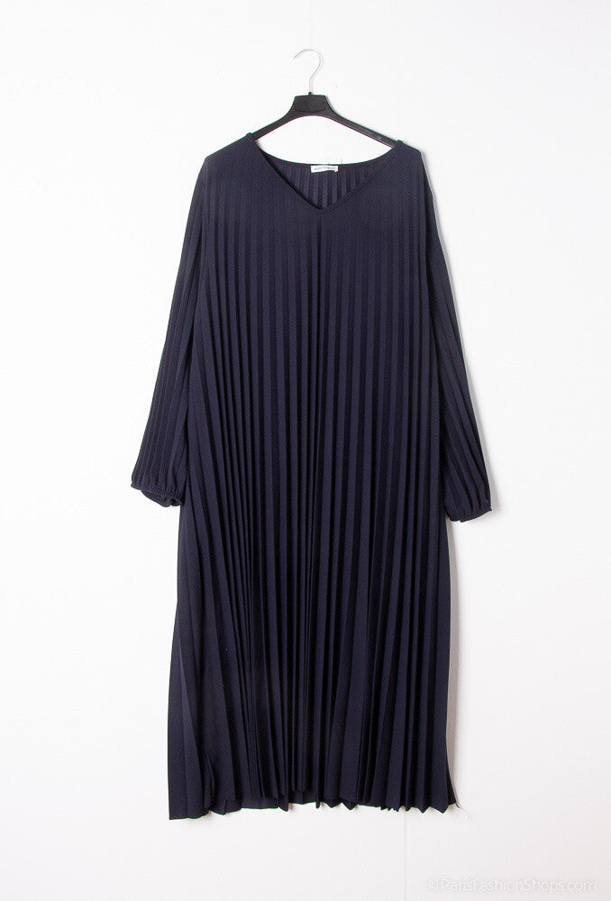 Long pleated scuba crepe dress - Stora Storlekar